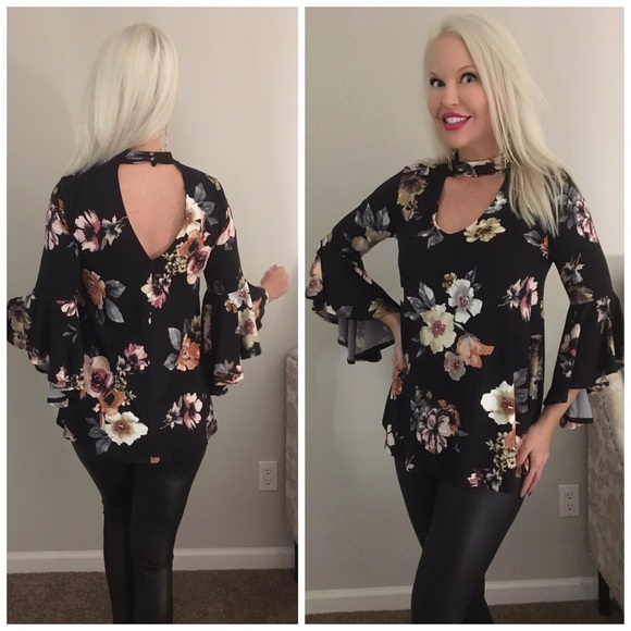 High Quality Black Mock Neck Bell Sleeve Top! 🌸 - Picture 5 of 5